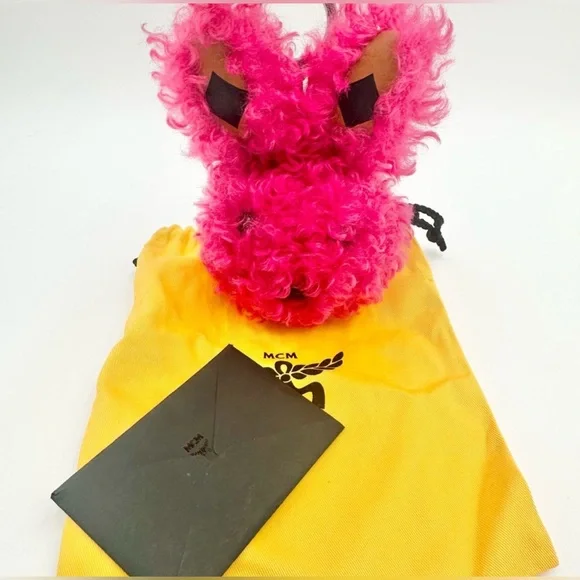 SOLD! MCM FAUX FUR PINK BUNNY BAG CHARM KEYCHAIN - Picture 2 of 10